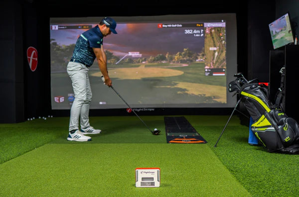 HomeCourse golfsimulator compleet inclusief Flight Scope MEVO+