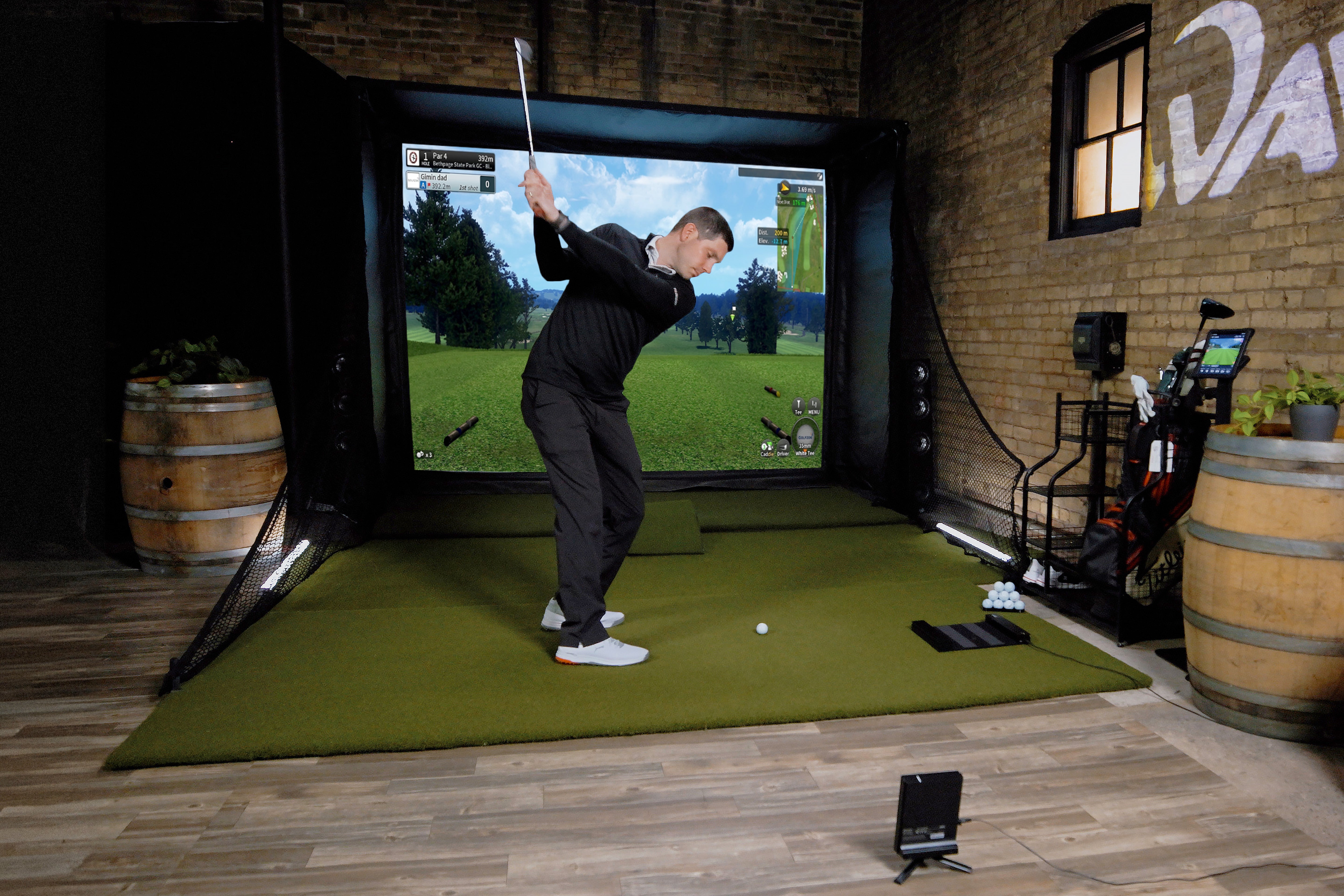 SimSpace Golf Simulator Studio | Golfzon WAVE | Compleet Luxe Doe-het-zelf Pakket