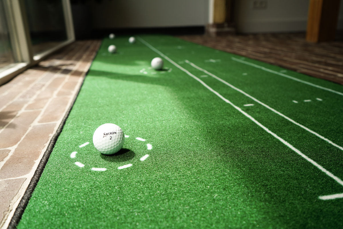 PuttOut putting mat grote variant met golfbal